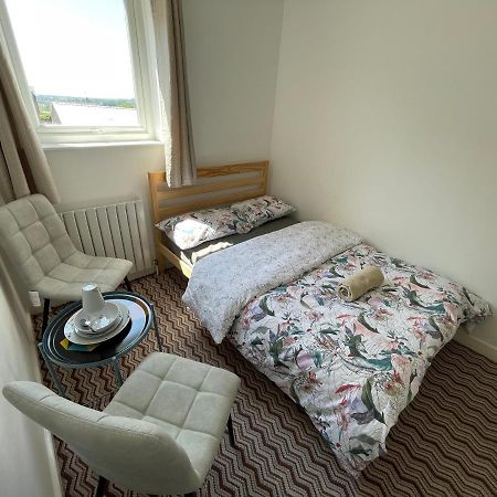 Nottingham Home Stay Bagian luar foto